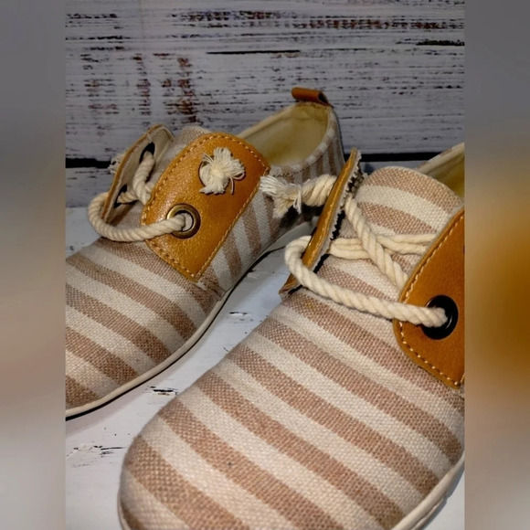 Ros‎ Hommerson Calypso Sneaker Sand/Cream  size 7.5SS Stripe Canvas Athletic - Picture 3 of 6